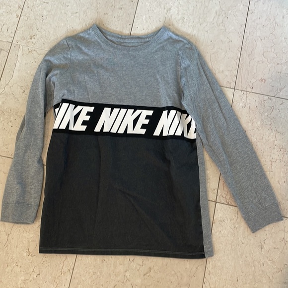 Bundle of seven T-shirts - Picture 8 of 8